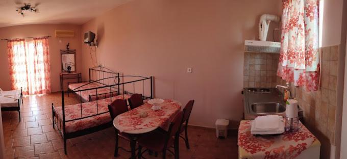 Hotel Takis Agios Georgios  Kültér fotó