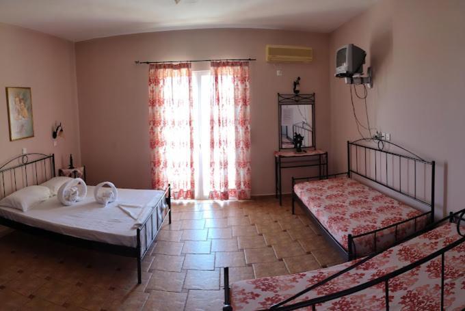 Hotel Takis Agios Georgios  Kültér fotó
